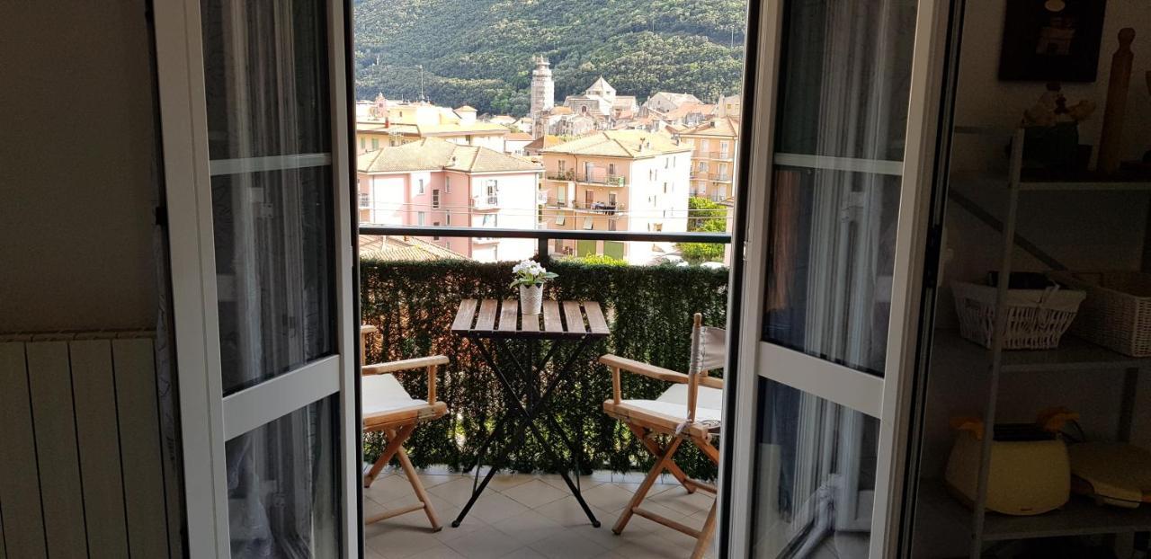 Appartamento La Dimora del Sole Finale Ligure Esterno foto